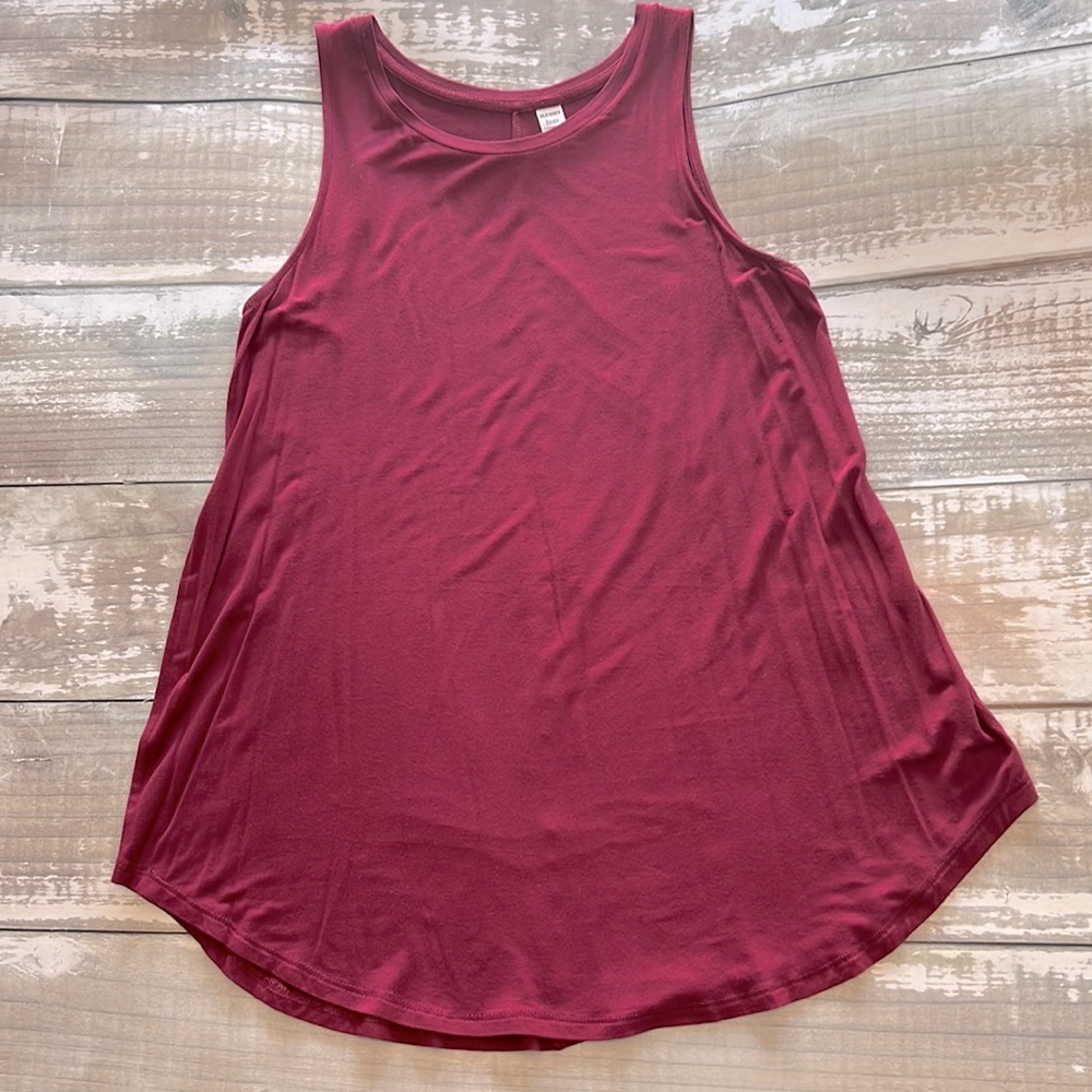 Old Navy Size: M Color: Wine